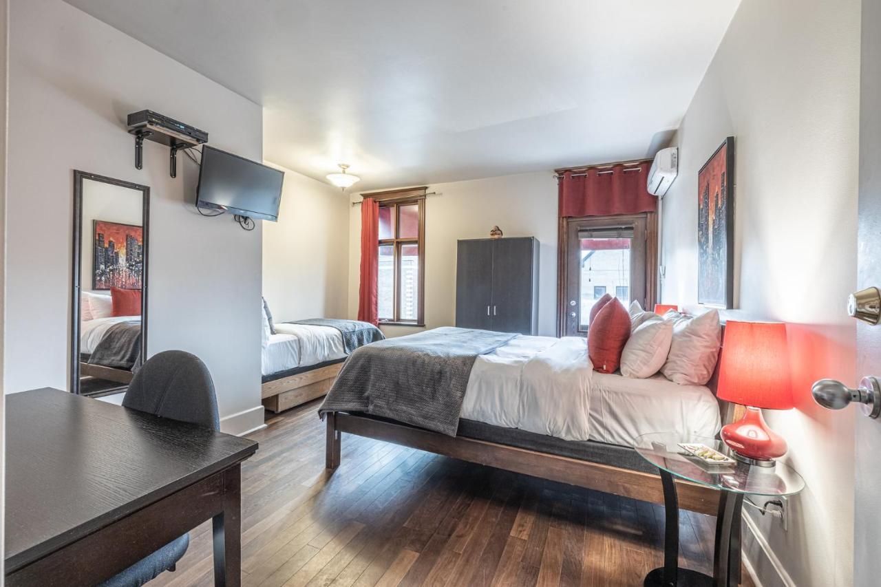 Petit Hotel - Cafe Krieghoff Квебек Экстерьер фото